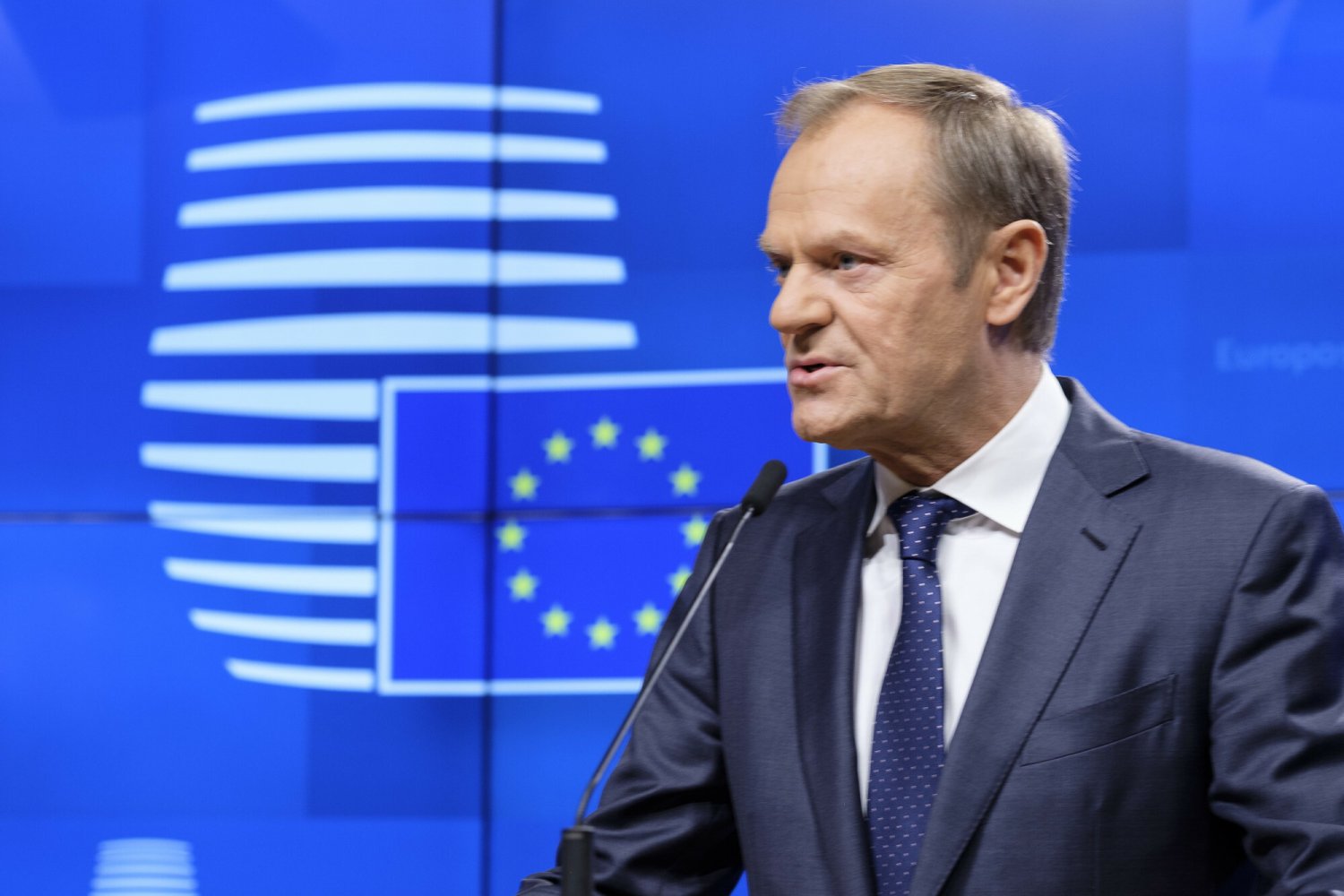 Przed Tuskiem trudne zadanie.