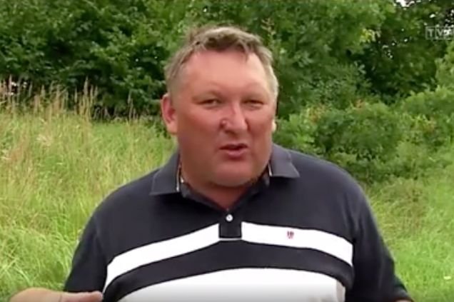 Jacek Wrona, emerytowany policjant i biegły sądowy, który jest ekspertem TVP, życzył aresztowanej gwałtu.