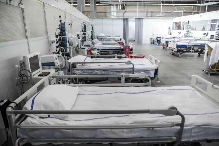 Puste łózka, szpital covidowy