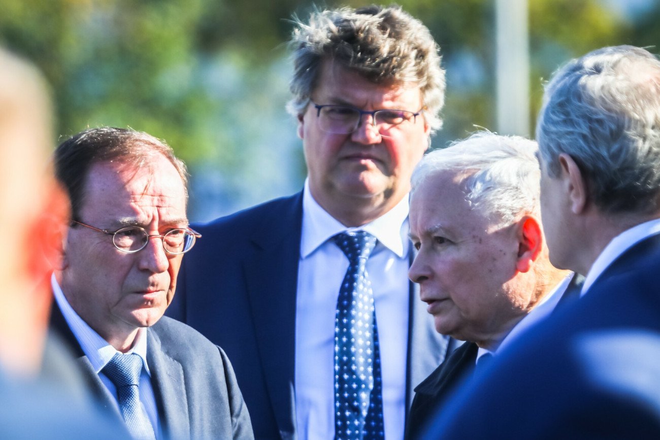 Służby inwigilowały opozycję przed wyborami? Ujawniono treść wiadomości od jednego z agentów