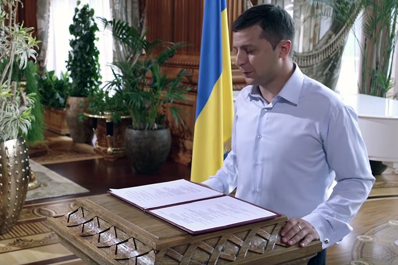 W pierwszej turze wyborów prezydenckich na Ukrainie wygrał komik Wołodymyr Zełenski.