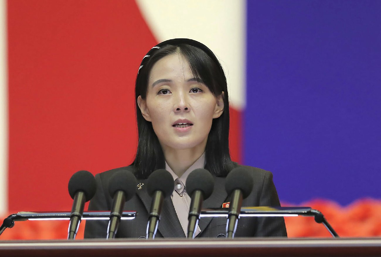 "Staniemy w tym samym okopie". Siotra Kim Dzong Una, Kim Jo Dzong grozi USA.