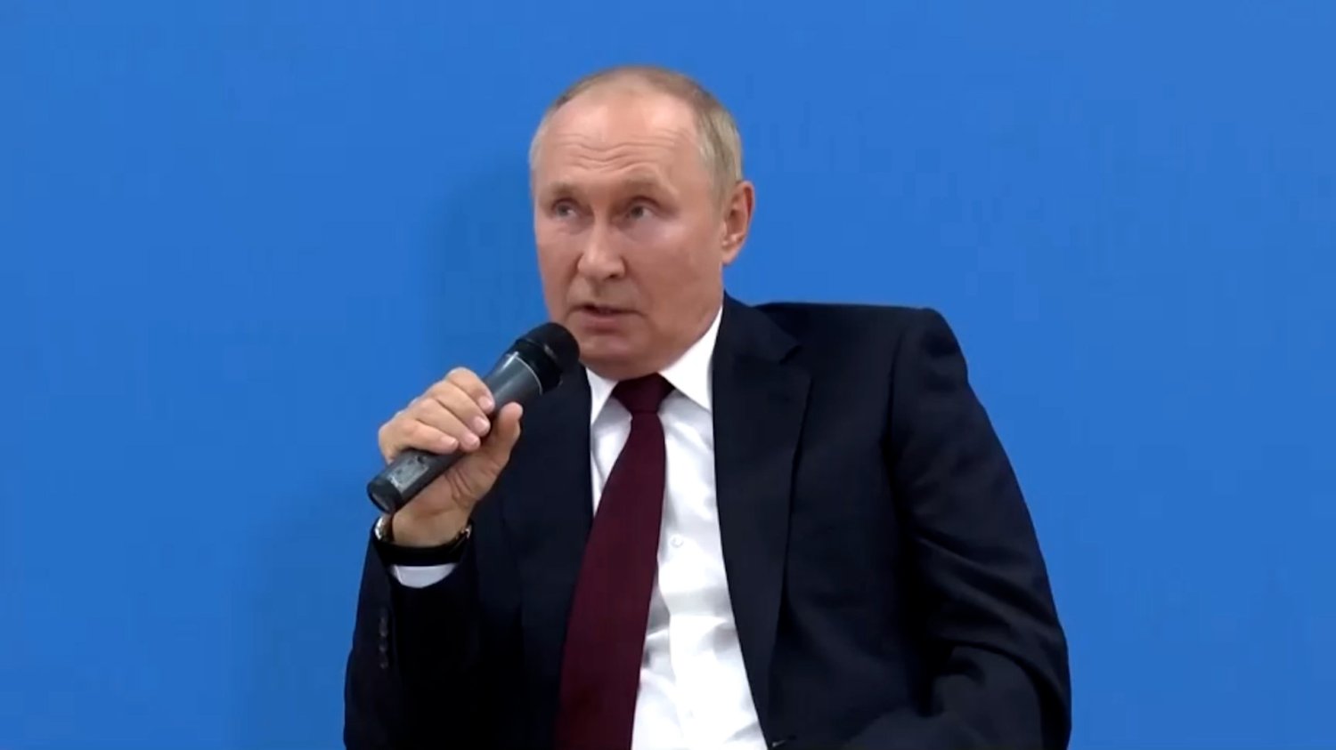 Putin w Kaliningradzie mówił o "antyrosyjskiej enklawie" w Ukrainie.
