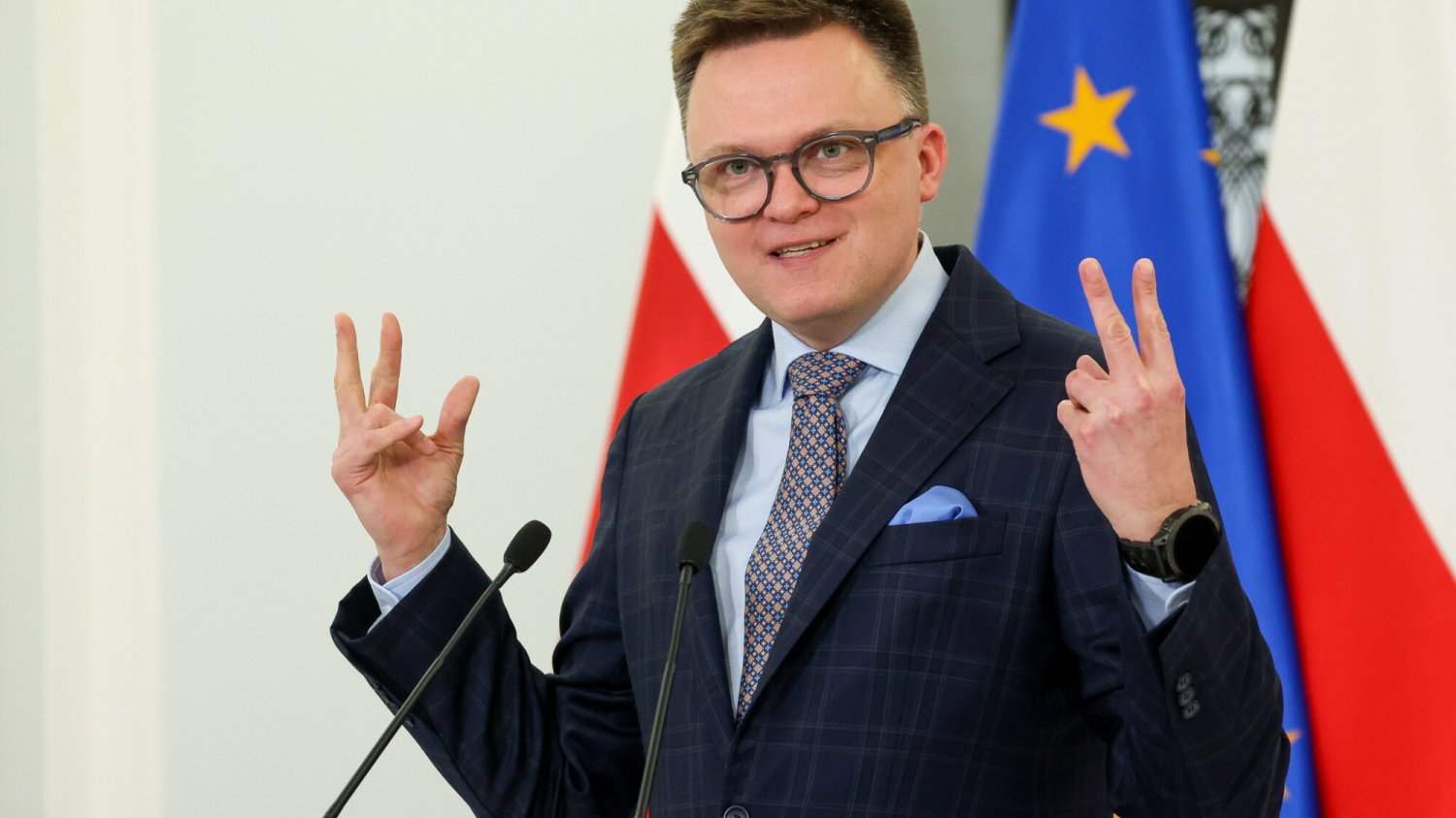 Szymon Hołownia pokonał Andrzeja Dudę. Polacy wydali brutalny osąd