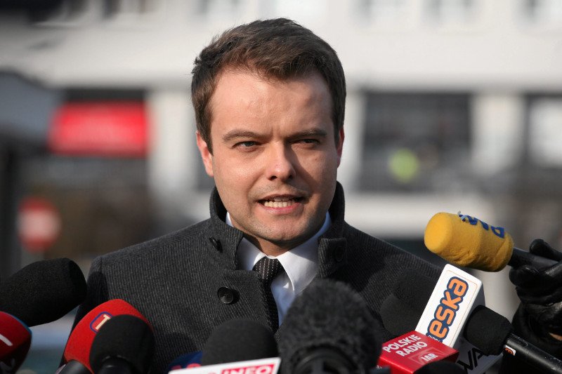 Zdaniem rzecznika rządu PiS wprowadzenie recepty na antykoncepcję awaryjną, dostępną bez recepty w Europie, to słuszny krok, który nie utrudni jej uzyskania.