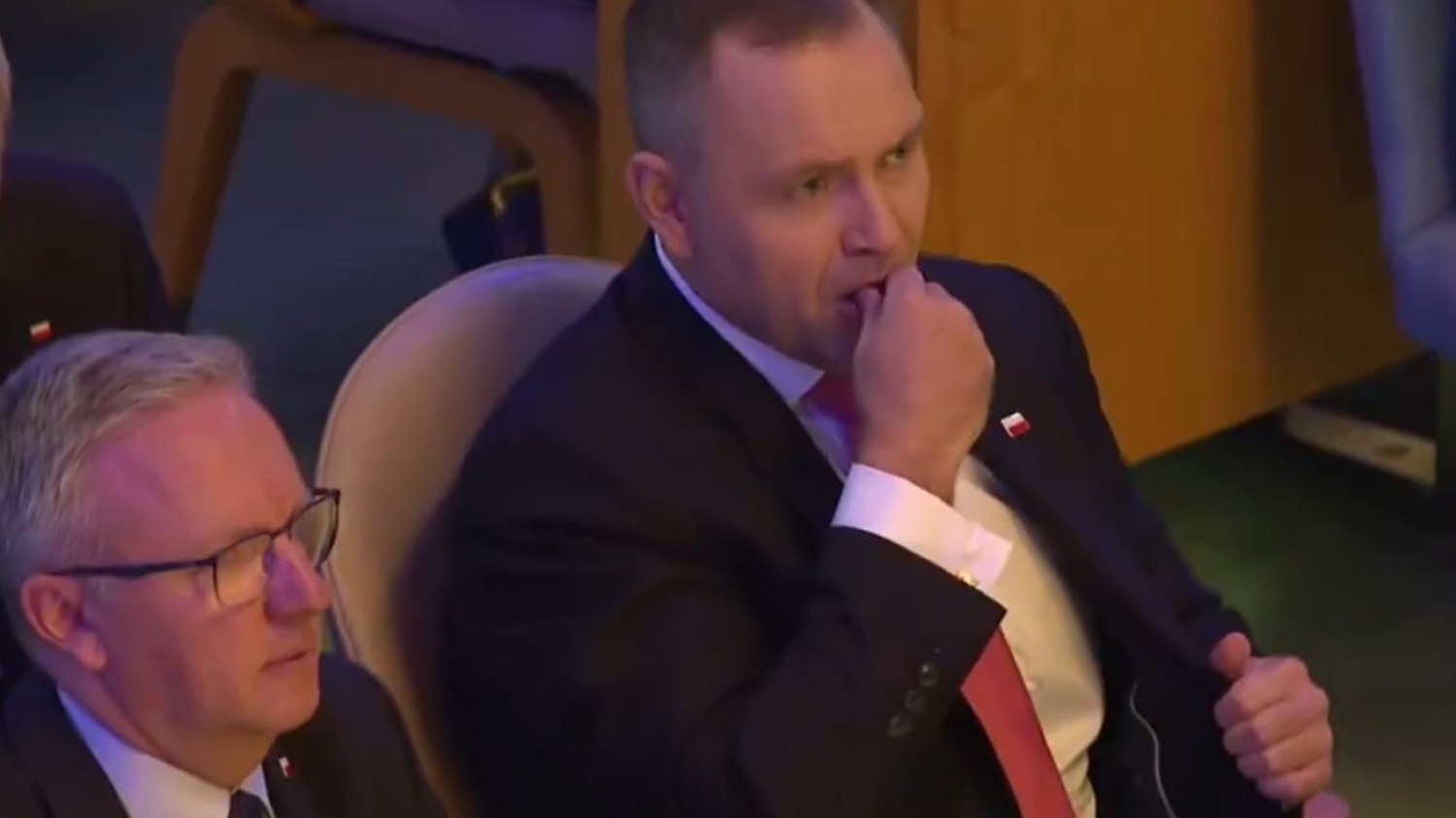 Zrobił to nawet w ONZ! Kamery przyłapały polskiego prezydenta, wszystko się nagrało. Nawrocki przyłapany w ONZ. Ten gest kilka miesięcy temu wywołał burzę.