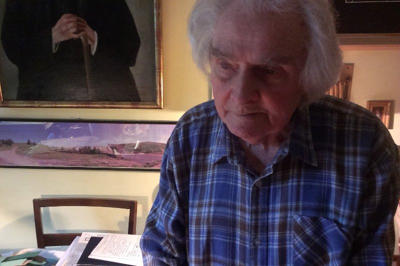 Janusz Horzemski po kilkudziesięciu latach poszukiwań dotarł do pryczy, na której jego matka spędziła ostatnią noc życia na Syberii. "Mamusiu, obyś chociaż taki grób miała"