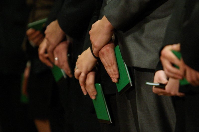 Matury w tym roku stoją pod znakiem zapytania. "Będziemy reagować na bieżąco, jeśli trzeba będzie, to dostosujemy terminarz do rekrutacji" - uspokajają przedstawiciele uczelni wyższych. Zdjęcie poglądowe.