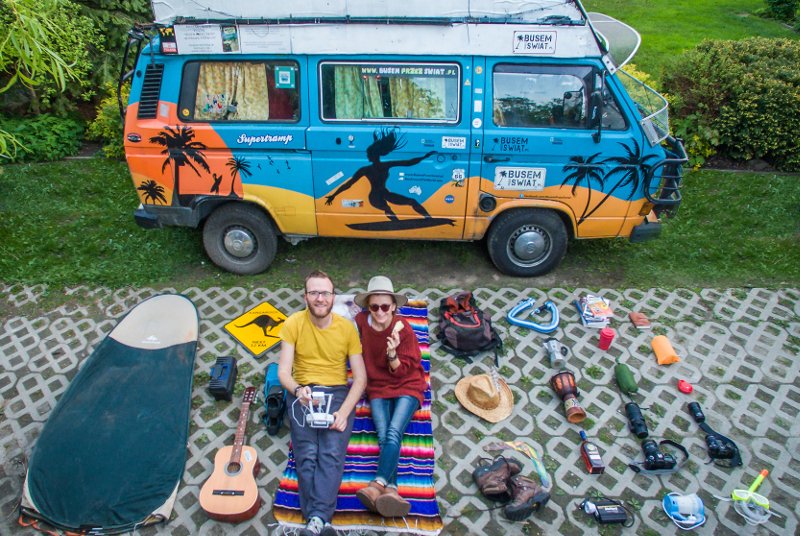 Karol Lewandowski z Busem przez świat opowiedział nam, ile można zarobić na podróżowaniu.