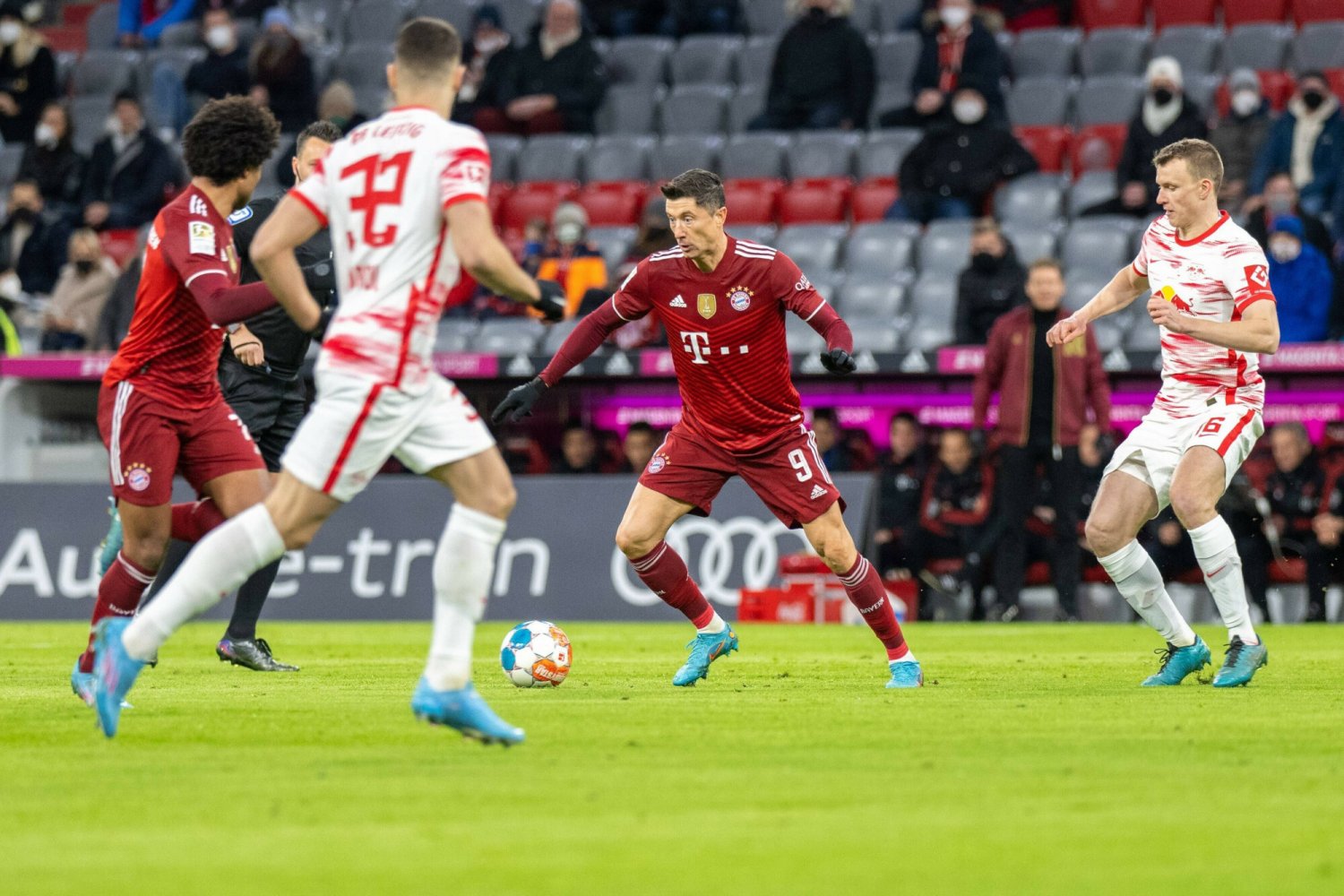 Bramka i asysta Roberta Lewandowskiego w szlagierze Bundesligi z RB Lipsk