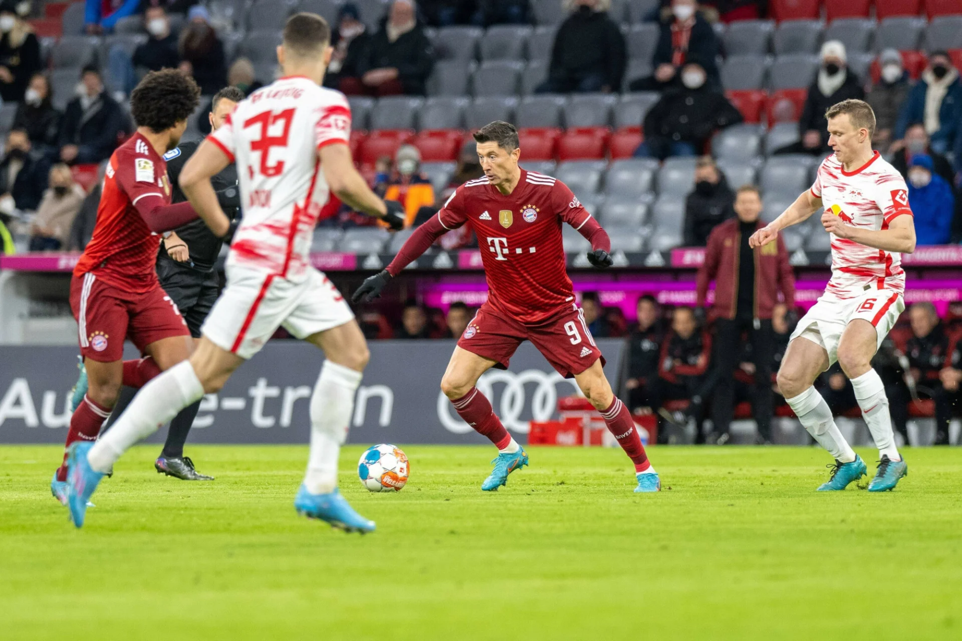 Bramka i asysta Roberta Lewandowskiego w szlagierze Bundesligi z RB Lipsk