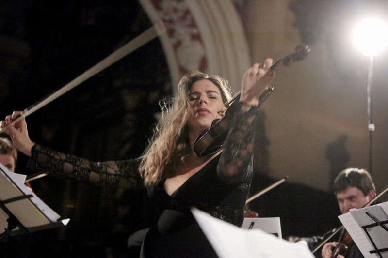 Zagranie z nut i pod kontrolą dyrygenta nie jest dziełem - orzekł sąd. A ZUS może teraz ścigać ich o składki emerytalne. Zdjęcie jest tylko ilustracją.