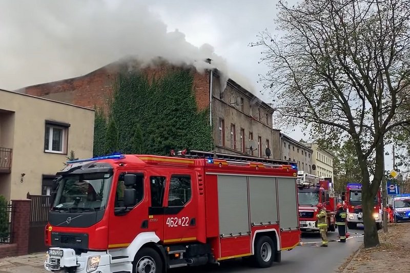 Matka z trójką dzieci zginęły w pożarze w Inowrocławiu.
