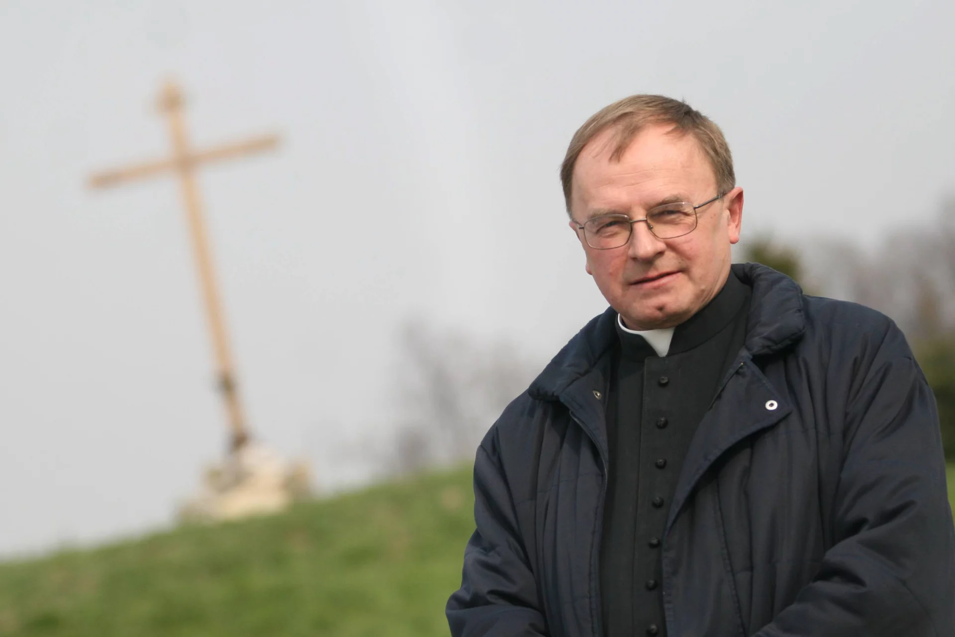 Ks. Jan Wodniak (na zdjęciu) molestował ministranta. Wierni dopiero po kilkudziesięciu latach poznali prawdę. Jednak ich biskup Roman Pindel nawet za to nie przeprosił.