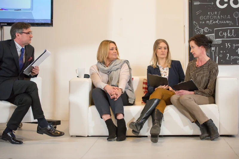 Polska słynie z produkcji drobiu, jednak nie wszyscy z nas są do niego przekonani. Aktorka Małgorzata Ostrowska-Królikowska (pierwsza z lewej) i lekarz weterynarii Aleksandra Porada (pierwsza z prawej) zapewniają, że nie mamy czego się bać