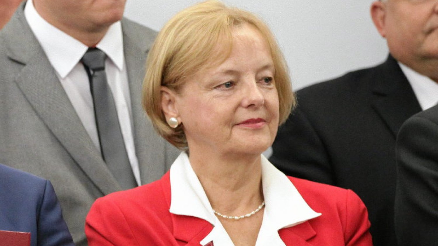 Maria Szonert-Binienda nadal jest konsulem honorowym. A na dodatek w związku z tym nie musi nic robić.