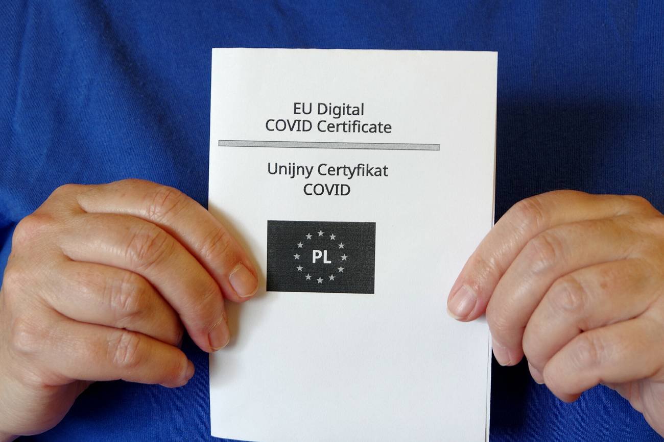 Unijny Certyfikat COVID ma tracić ważność już po dziewięciu miesiącach.