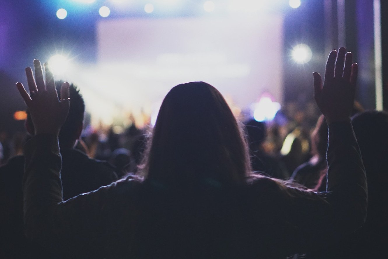 Nie wszyscy doczekali się zwrotu pieniędzy za przełożone koncerty w pandemii.