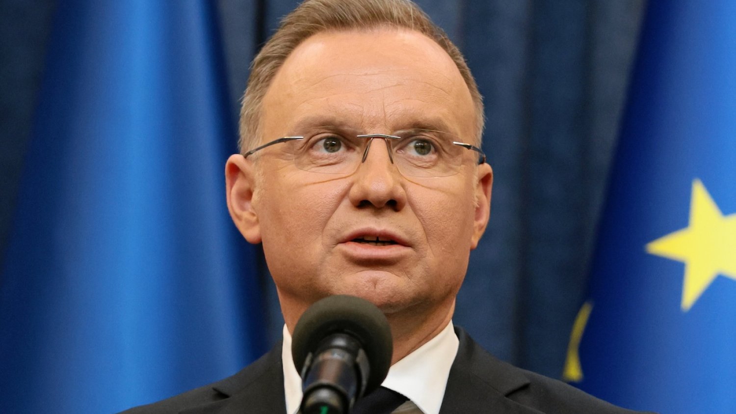 Duda tłumaczy się z ostrego wpisu o wyborach. "To brzmi trochę jak żart" Andrzej Duda i wpis o wyborach. Tak tłumaczy się z ostrych słów