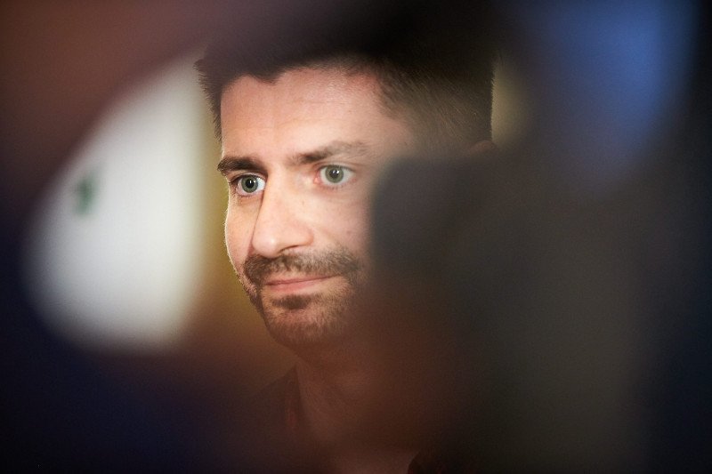 Krzysztof Śmiszek nie słyszał, by któryś z biskupów ujął się za Liwią Małkowską, wyrzuconą z restauracji za karmienie dziecka piersią.