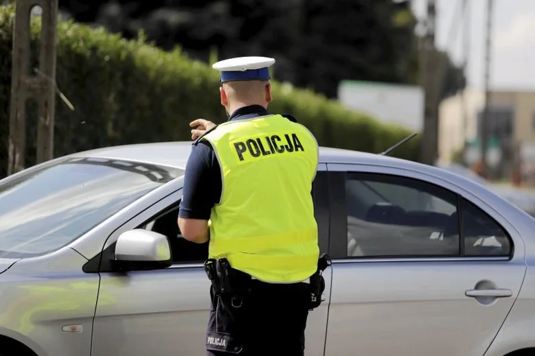 Radny PiS bez prawa jazdy był złapany... siedem razy.
