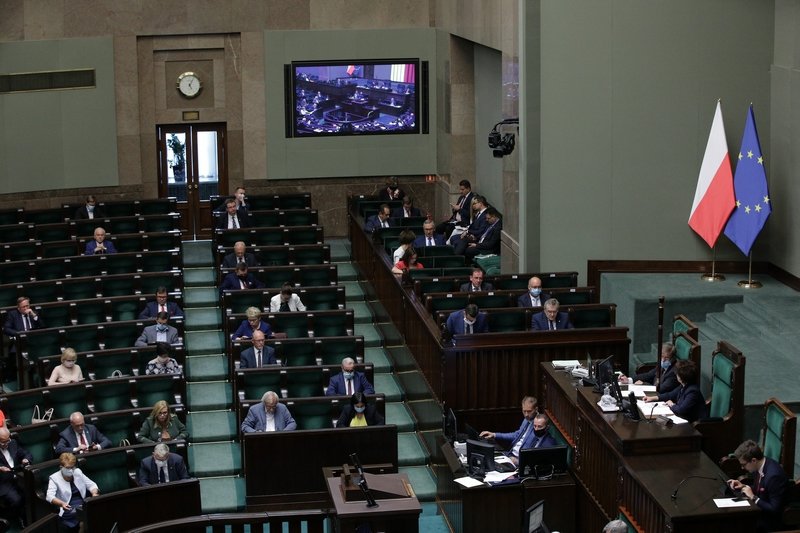 Kto był przeciwny ustawie o podwyżkach dla posłów?