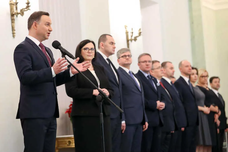 Kierownictwo kancelarii Andrzeja Dudy dostało sowite nagrody za 2016 rok.