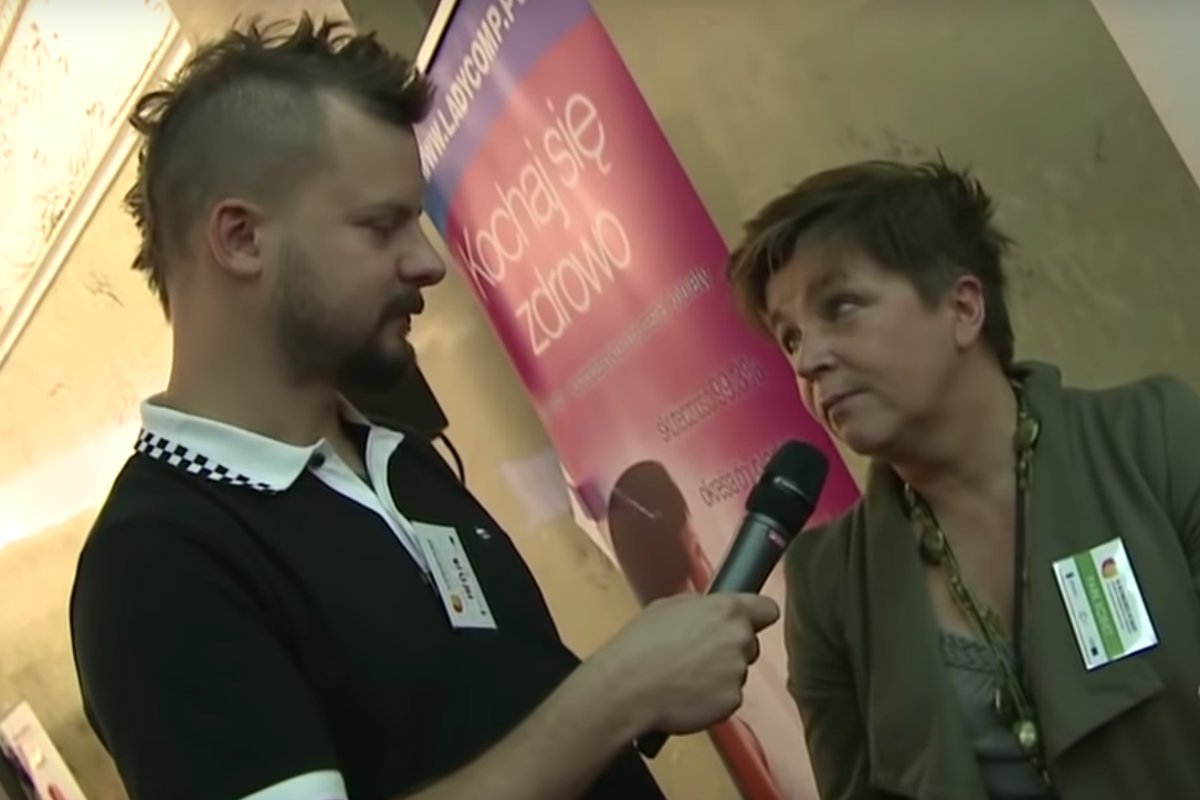 Przed laty Mikołaj Janusz Jaok w niewyszukany sposób prowokował  feministki podczas Kongresu Kobiet. Żartował też ze śmierci Izabeli Jarugi-Nowackiej w katastrofie smoleńskiej.