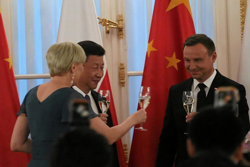 Andrzej Duda przesłał gratulacje Xi Jinpingowi. Duda przesłał gratulacje Xi Jinpingowi. Chodzi o rocznicę proklamacji Chińskiej Republiki Ludowej.