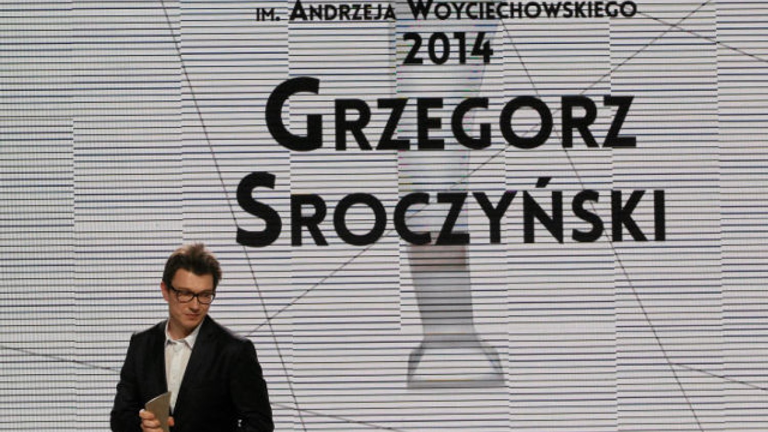 Grzegorz Sroczyński przekonuje, że tytułowy cwaniak zatrudnił się w firmie T-Mobile