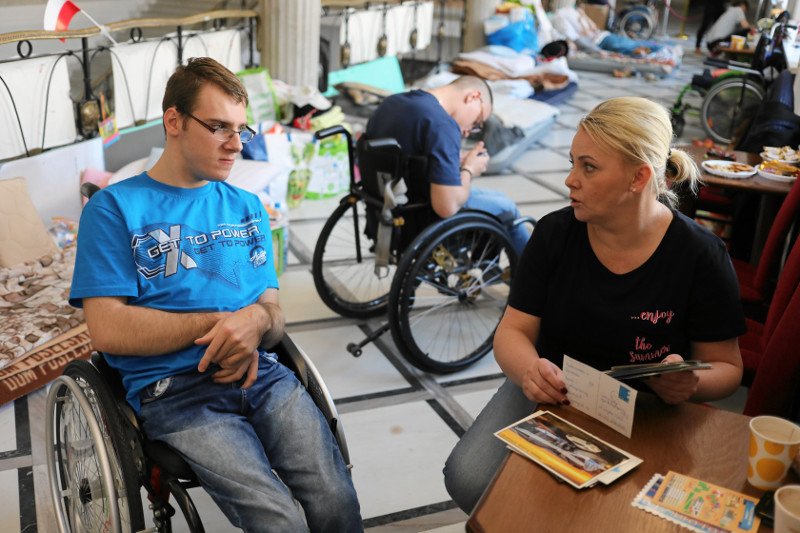 Kuba Hartwich został radnym Torunia.