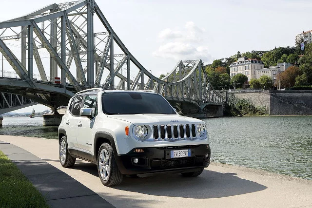 Jeep świetnie sobie radzi w mieście.