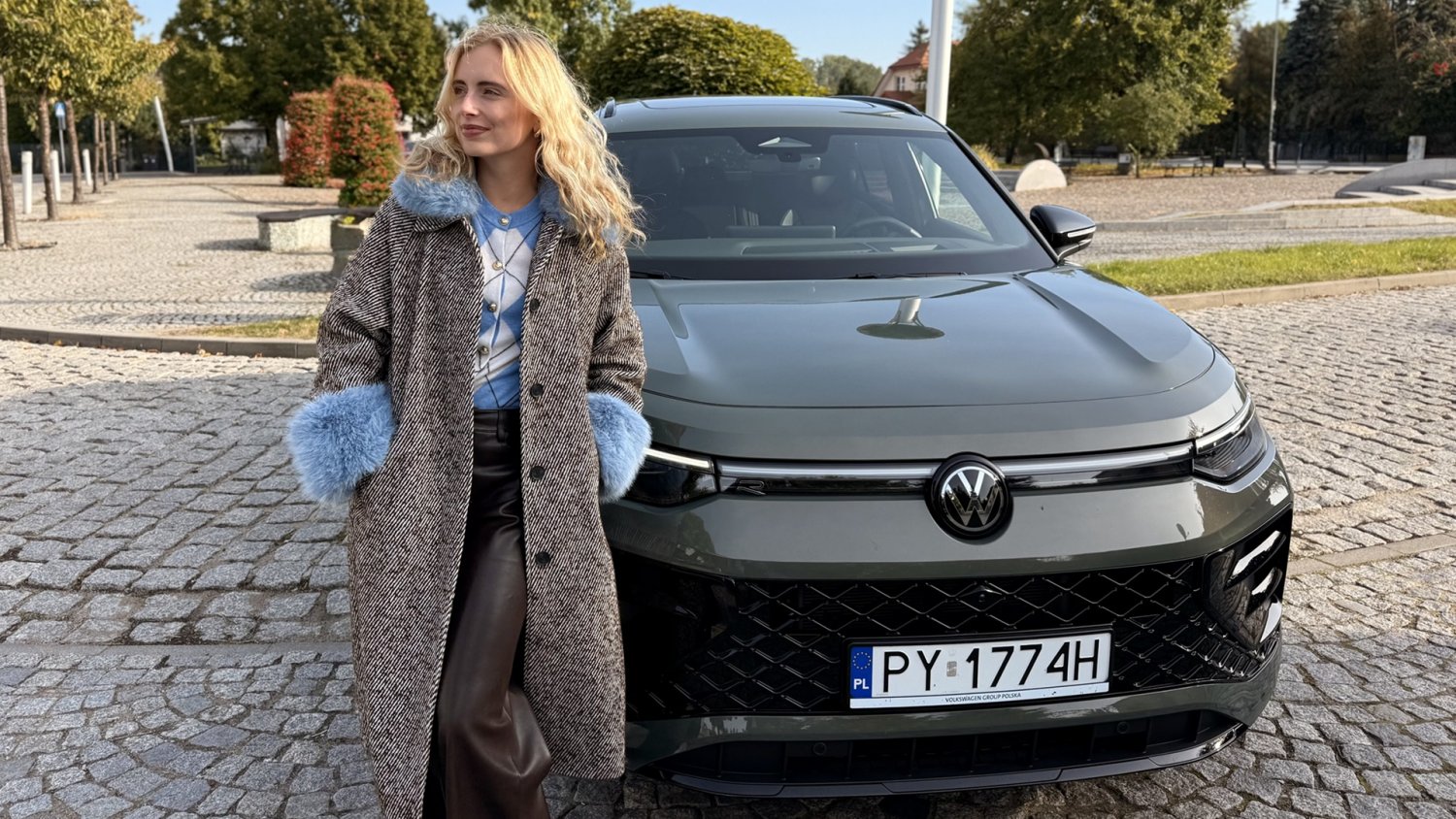 Niby wielkie aucisko, ale ma w sobie coś z gentlemena. Tayron pozwolił się polubić