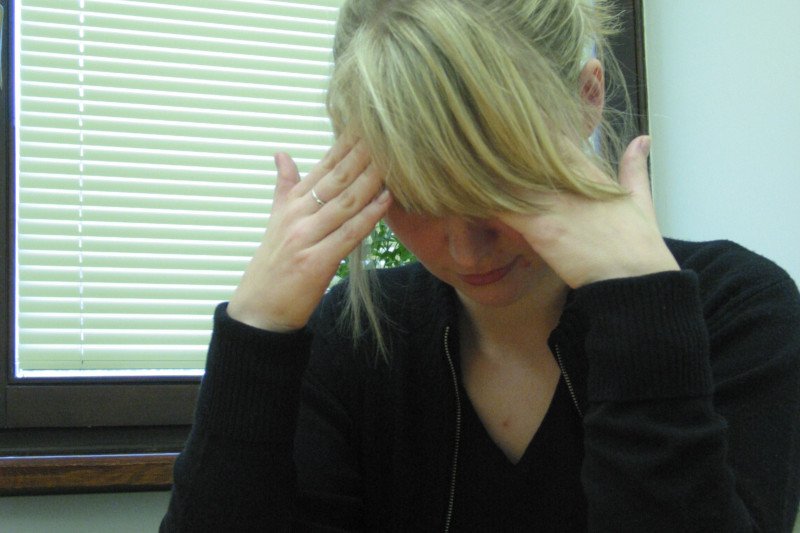 Dlaczego tak boli głowa? Wiele osób wini pogodę.