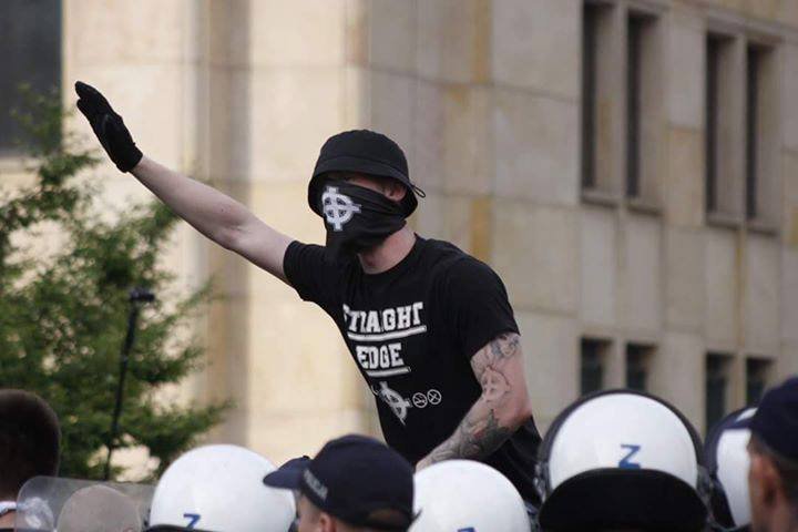 Krzyż celtycki i napis "Straight edge"? Przedstawiciel skrajnej prawicy nie do końca rozumieją na czym polega ten ruch