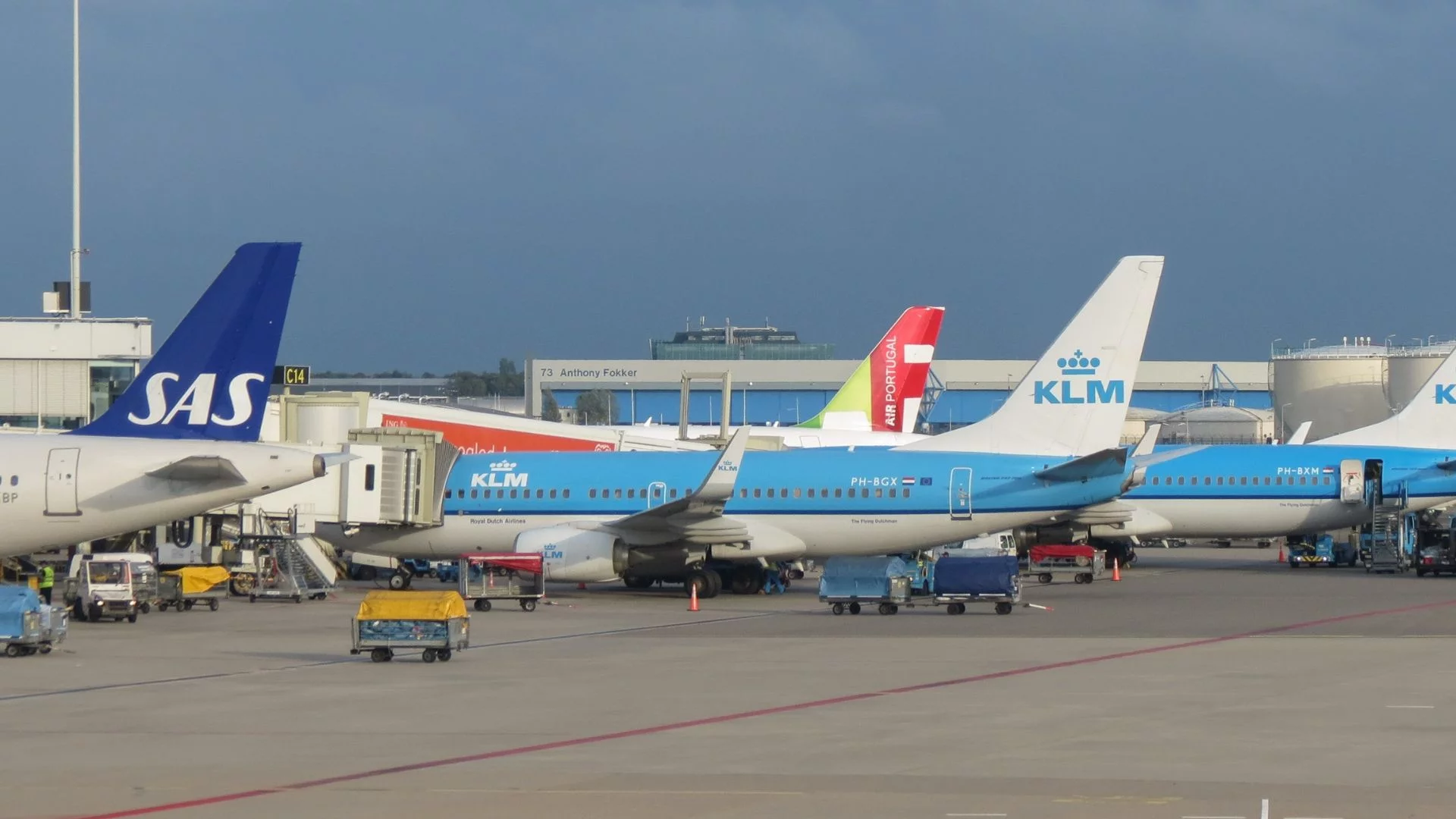 Odwołają ponad 1000 lotów w marcu i kwietniu. Pierwszy taki przypadek w Europie