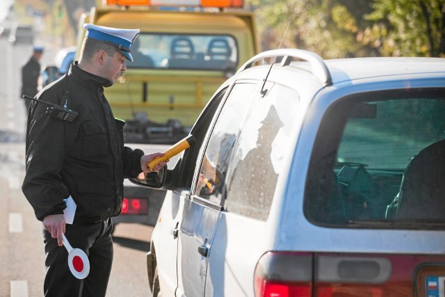 Policja od piątku zatrzymała juz prawie pół tysiąca nietrzeźwych kierowców.