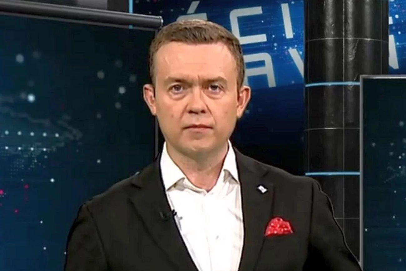 Piotr Nisztor z TV Republika chciał uderzyć w Tuska. Wyszedł na nieuka Piotr Nisztor z TV Republika chciał uderzyć w Tuska. Wyszedł na nieuka
