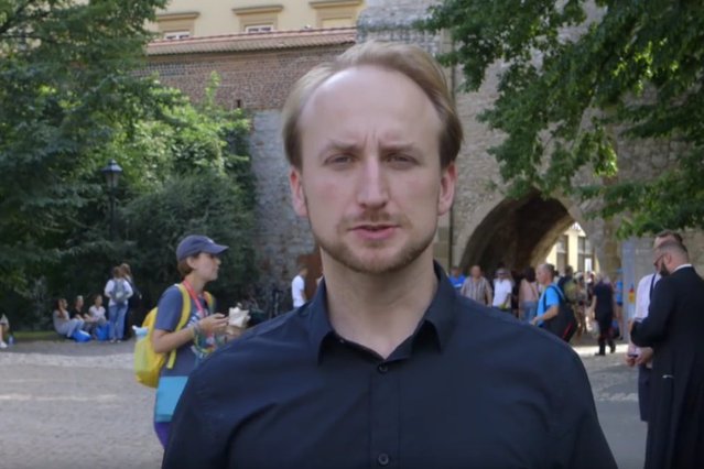 Krzysztof Wójtowicz zapytał mieszkańców Krakowa o cyfry arabskie w szkołach.