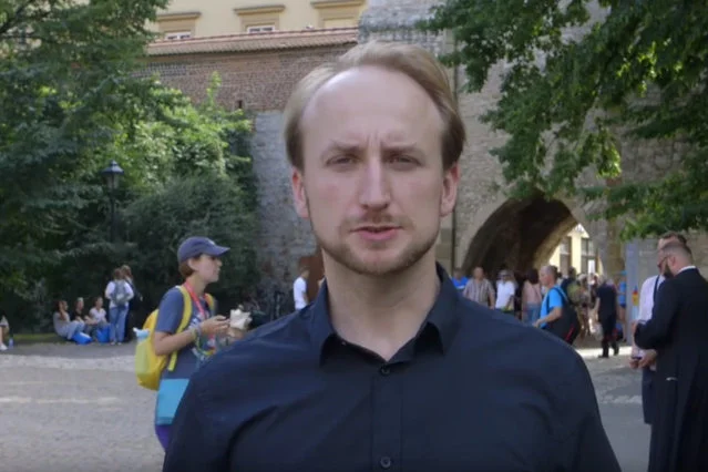 Krzysztof Wójtowicz zapytał mieszkańców Krakowa o cyfry arabskie w szkołach.