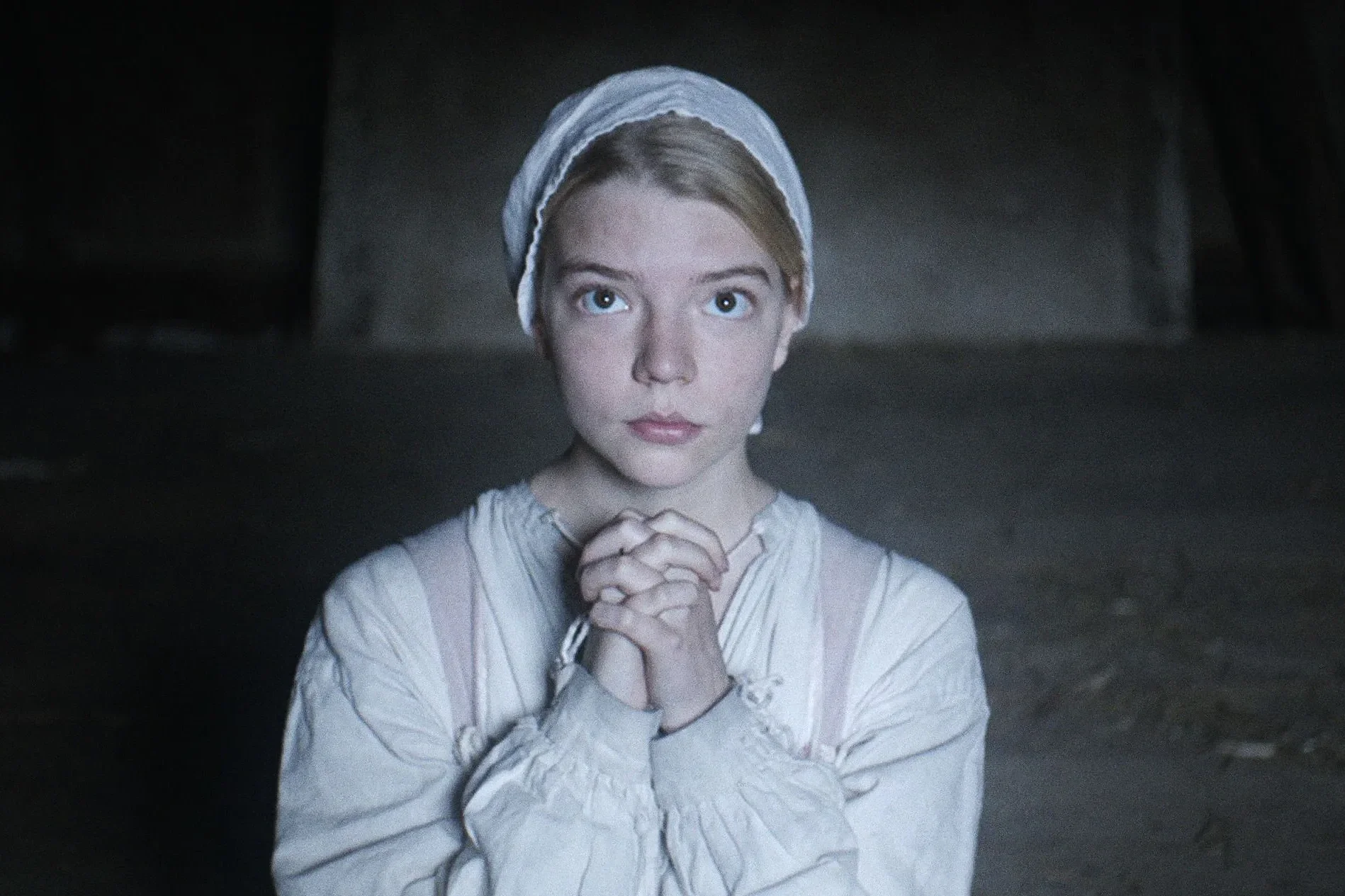 Anya Taylor-Joy w filmie "Czarownica: Bajka ludowa z Nowej Anglii"