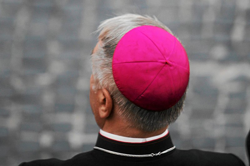 Prawica twierdzi, że prymas Polski abp Józef Kowalczyk odwrócił się od prawdziwej wiary dla sojuszu ołtarza i tronu.