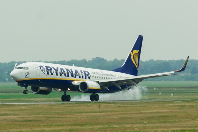 Samolot linii Ryanair poleciał do Londynu bez pasażerów