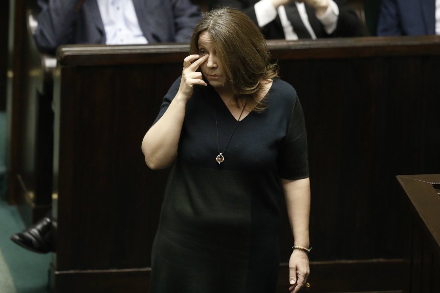 Joanna Lichocka przeprosiła, że pokazała środkowy palec w Sejmie.