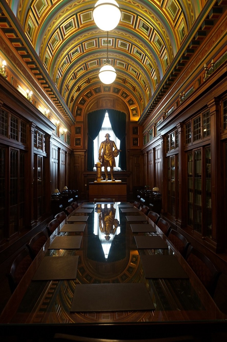 Pomnik Jerzego Waszyngtona w nowojorskiej loży masońskiej.