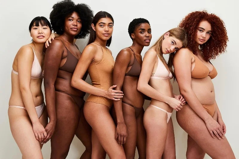 Modelki o różnych rozmiarach pozwalają kobietom zrozumieć, że nie trzeba mieć ciała modelki, aby wyglądać sexy