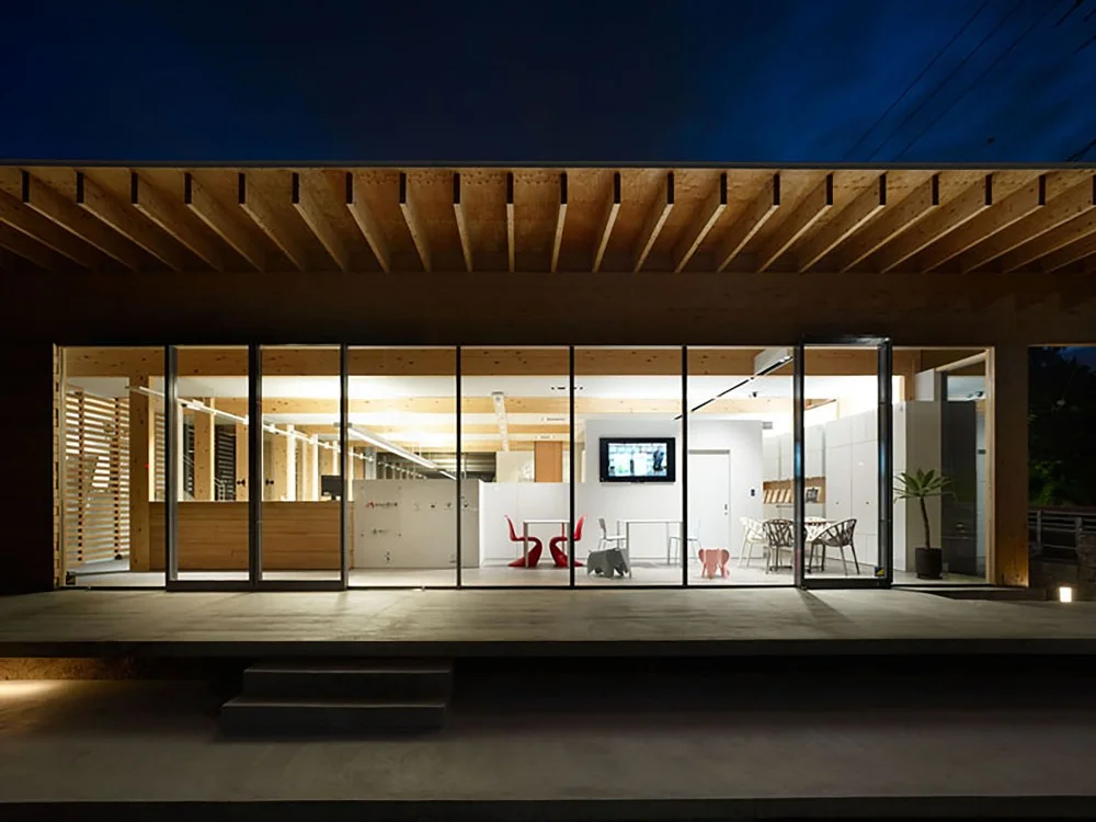Wykorzystane przeze mnie zdjęcia do materiałów prasowych i prezentacyjncyh [url=http://homepage2.nifty.com/AUAU/] AUAU Architects [/url] zrobił [url=http://www.masayayoshimura.com/] Masaya Yoshimura[/url].