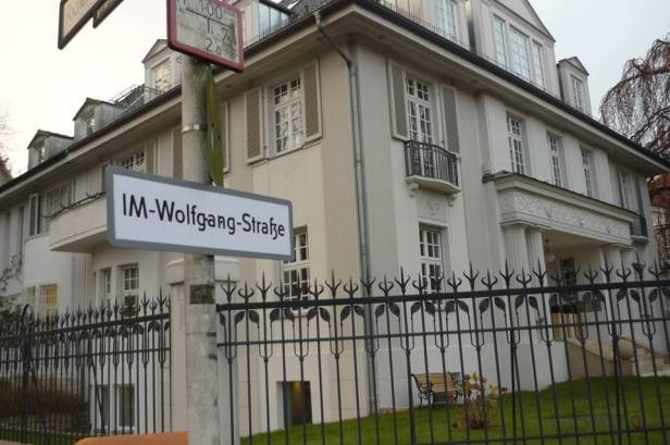 Ulica, przy której mieści się polska ambasada w Berlinie zyskała na chwilę nową nazwę.