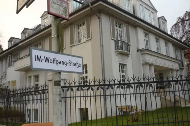 Ulica, przy której mieści się polska ambasada w Berlinie zyskała na chwilę nową nazwę.