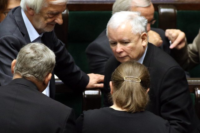 Kaczyński wzywa do kończenia "bankietowania".